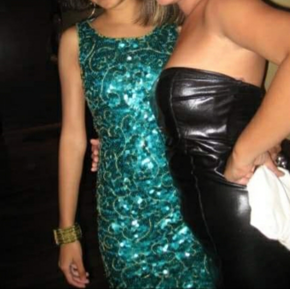 Carmen Marc Valvo Sequin Dress - Picture 4 of 4